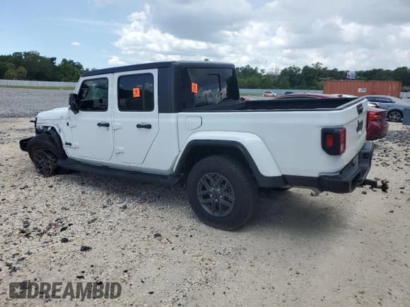 ✅ 2024 Jeep Gladiator Sport • VIN: 1C6JJTAG8RL133574 • Lot: 65717585. Wystawiony na Copart z przebiegiem 18 907 mil. Bezpłatny archiwum sprzedaży aukcyjnych z USA i szczegółowy raport historii pojazdu na DreamBid. Zdjęcie 2.