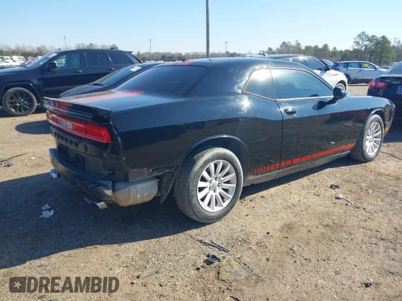 ✅ 2013 Dodge Challenger SXT • VIN: 2C3CDYAG5DH631358 • Lot: 41307511. Wystawiony na IAAI z przebiegiem 145 683 mil. Bezpłatny archiwum sprzedaży aukcyjnych z USA i szczegółowy raport historii pojazdu na DreamBid. Zdjęcie 4.