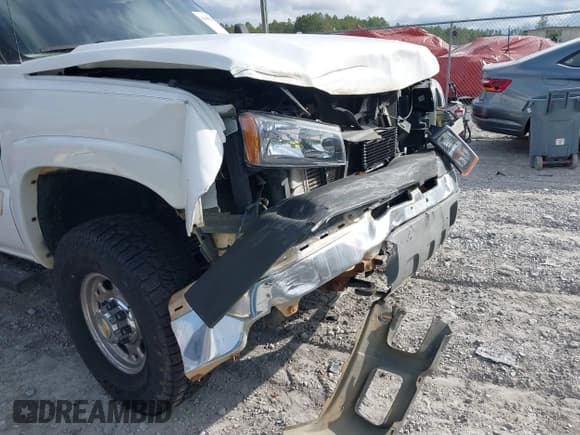 ✅ 2005 Chevrolet Silverado 2500HD LT • VIN: 1GCHK23295F952151 • Lot: 41400197. Wystawiony na IAAI z przebiegiem 285 971 mil. Bezpłatny archiwum sprzedaży aukcyjnych z USA i szczegółowy raport historii pojazdu na DreamBid. Zdjęcie 19.