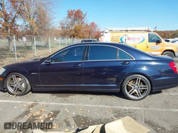 ✅ 2008 Mercedes-Benz S 63 AMG • VIN: WDDNG77X28A214030 • Lot: 43536341. Wystawiony na IAAI z przebiegiem 87 676 mil. Bezpłatny archiwum sprzedaży aukcyjnych z USA i szczegółowy raport historii pojazdu na DreamBid. Zdjęcie 14.