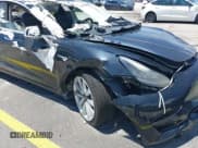 ✅ 2020 Tesla Model 3 Long Range • VIN: 5YJ3E1EB1LF790865 • Lot: 29341588. Wystawiony na IAAI z przebiegiem 2 082 mil. Bezpłatny archiwum sprzedaży aukcyjnych z USA i szczegółowy raport historii pojazdu na DreamBid. Zdjęcie 16.