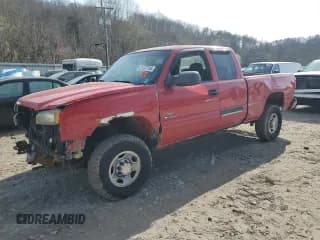 ✅ 2003 Chevrolet Silverado 2500HD LT • VIN: 1GCHK29U53E154791 • Lot: 51107765. Wystawiony na Copart z przebiegiem 250 506 mil. Bezpłatny archiwum sprzedaży aukcyjnych z USA i szczegółowy raport historii pojazdu na DreamBid. Zdjęcie 1.