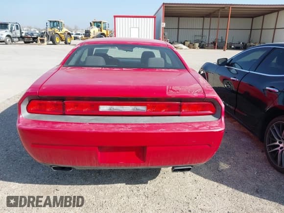 ✅ 2012 Dodge Challenger SXT • VIN: 2C3CDYAG9CH291291 • Lot: 41787999. Wystawiony na IAAI z przebiegiem 139 441 mil. Bezpłatny archiwum sprzedaży aukcyjnych z USA i szczegółowy raport historii pojazdu na DreamBid. Zdjęcie 16.