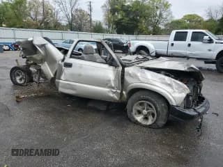 ✅ 2003 Chevrolet S-10 LS • VIN: 1GCCS19X538289170 • Лот: 72726864. Опубликован ранее на Copart с пробегом 126 602 миль. Бесплатный доступ к архиву аукционных продаж из США и подробный отчёт об истории автомобиля на DreamBid. Изображение 4.