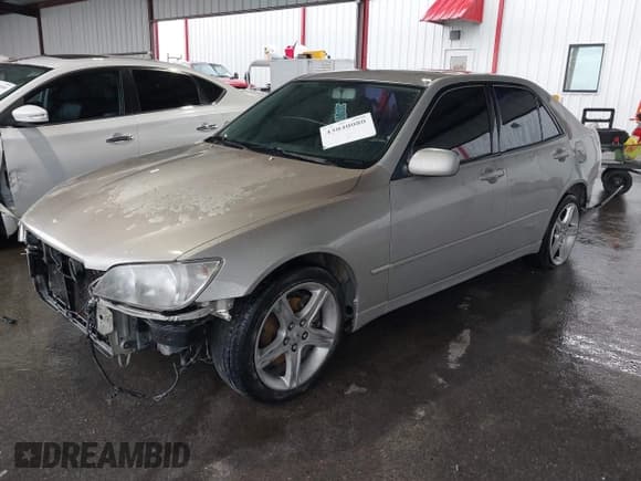 ✅ 2001 Lexus IS 300/350 • VIN: JTHBD182510011973 • Lot: 43040080. Listed on IAAI with 270,557 mi. Free auction sales archive from the USA and detailed vehicle history report at DreamBid. Image 2.