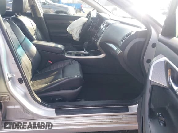 ✅ 2015 Nissan Altima SL • VIN: 1N4BL3AP6FC267041 • Lot: 41561523. Wystawiony na IAAI z przebiegiem 128 522 mil. Bezpłatny archiwum sprzedaży aukcyjnych z USA i szczegółowy raport historii pojazdu na DreamBid. Zdjęcie 5.