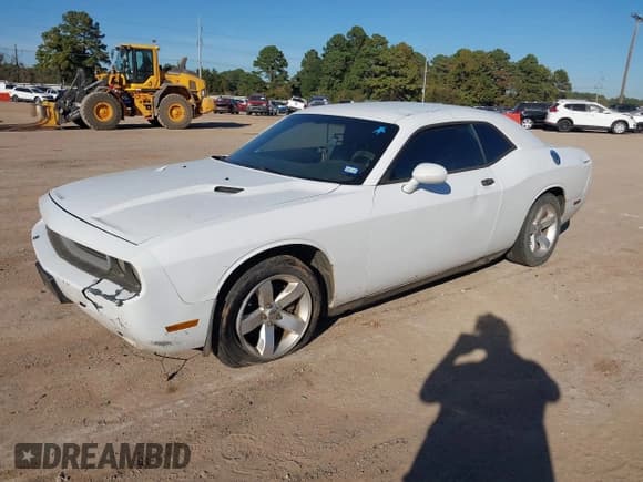 ✅ 2011 Dodge Challenger • VIN: 2B3CJ4DG6BH581755 • Lot: 43572705. Wystawiony na IAAI z przebiegiem Nie podano. Bezpłatny archiwum sprzedaży aukcyjnych z USA i szczegółowy raport historii pojazdu na DreamBid. Zdjęcie 16.