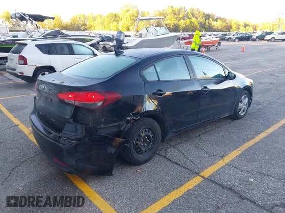 ✅ 2018 Kia Forte LX • VIN: 3KPFL4A74JE185361 • Лот: 43461072. Опубликован ранее на IAAI с пробегом 51 914 миль. Бесплатный доступ к архиву аукционных продаж из США и подробный отчёт об истории автомобиля на DreamBid. Изображение 4.