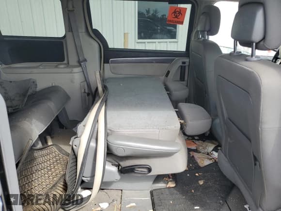 ✅ 2010 Volkswagen Routan S • VIN: 2V4RW4D16AR348382 • Lot: 67677854. Listed on Copart with 235,275 mi. Free auction sales archive from the USA and detailed vehicle history report at DreamBid. Image 11.