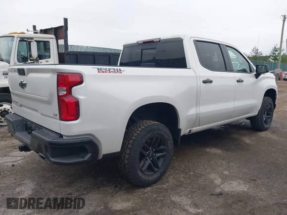 ✅ 2021 Chevrolet Silverado 1500 LT Trail Boss • VIN: 3GCPYFED2MG301845 • Лот: 43453401. Опубликован ранее на IAAI с пробегом 116 040 миль. Бесплатный доступ к архиву аукционных продаж из США и подробный отчёт об истории автомобиля на DreamBid. Изображение 4.