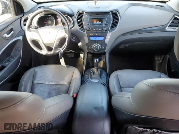 ✅ 2015 Hyundai Santa Fe • VIN: 5XYZU3LBXFG264162 • Lot: 89681285. Listed on Copart with 96,828 mi. Free auction sales archive from the USA and detailed vehicle history report at DreamBid. Image 8.