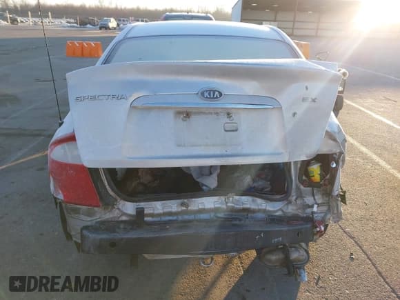 ✅ 2006 Kia Spectra EX • VIN: KNAFE121465368195 • Lot: 41423629. Listed on IAAI with 255,284 mi. Free auction sales archive from the USA and detailed vehicle history report at DreamBid. Image 6.