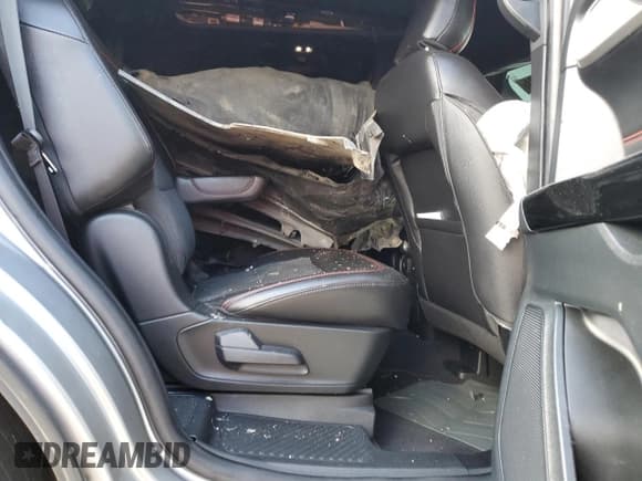 ✅ 2022 Ford Explorer ST-Line • VIN: 1FMSK7KH3NGC31810 • Lot: 84958304. Wystawiony na Copart z przebiegiem 42 593 mil. Bezpłatny archiwum sprzedaży aukcyjnych z USA i szczegółowy raport historii pojazdu na DreamBid. Zdjęcie 11.