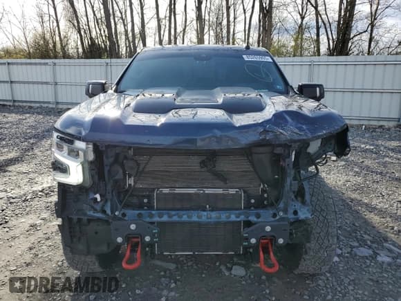 ✅ 2022 Chevrolet Silverado 1500 LT Trail Boss • VIN: 3GCUDFET3NG553742 • Lot: 85265905. Wystawiony na Copart z przebiegiem 41 518 mil. Bezpłatny archiwum sprzedaży aukcyjnych z USA i szczegółowy raport historii pojazdu na DreamBid. Zdjęcie 5.