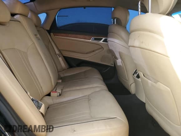 ✅ 2015 Hyundai Genesis 5.0L • VIN: KMHGN4JF8FU034582 • Lot: 44083685. Wystawiony na Copart z przebiegiem 114 973 mil. Bezpłatny archiwum sprzedaży aukcyjnych z USA i szczegółowy raport historii pojazdu na DreamBid. Zdjęcie 10.