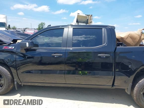 ✅ 2024 Chevrolet Silverado 1500 • VIN: 3GCUD4ED0RG412033 • Лот: 42533107. Опубликован ранее на IAAI с пробегом 4 258 миль. Бесплатный доступ к архиву аукционных продаж из США и подробный отчёт об истории автомобиля на DreamBid. Изображение 14.