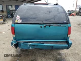 ✅ 1996 Chevrolet Blazer • VIN: 1GNCS13W0T2141390 • Lot: 59041195. Wystawiony na Copart z przebiegiem 274 029 mil. Bezpłatny archiwum sprzedaży aukcyjnych z USA i szczegółowy raport historii pojazdu na DreamBid. Zdjęcie 6.