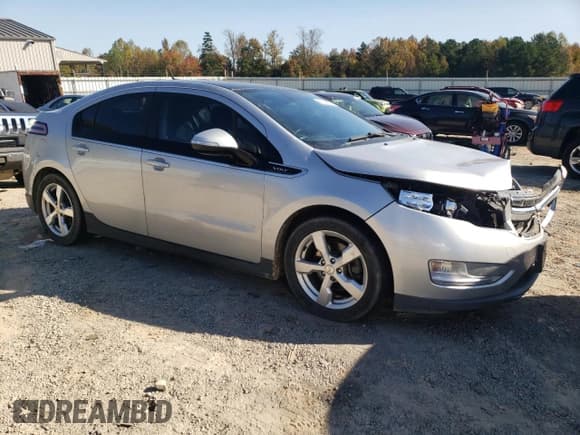 ✅ 2011 Chevrolet Volt • VIN: 1G1RC6E47BU101005 • Lot: 76943174. Wystawiony na Copart z przebiegiem Nie podano. Bezpłatny archiwum sprzedaży aukcyjnych z USA i szczegółowy raport historii pojazdu na DreamBid. Zdjęcie 4.