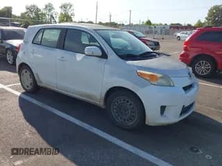 ✅ 2010 Scion xD • VIN: JTKKU4B44AJ057732 • Lot: 43185991. Wystawiony na IAAI z przebiegiem 235 663 mil. Bezpłatny archiwum sprzedaży aukcyjnych z USA i szczegółowy raport historii pojazdu na DreamBid. Zdjęcie 1.