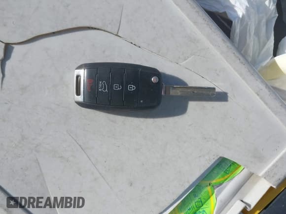 ✅ 2016 Kia Sorento LX • VIN: 5XYPGDA56GG134284 • Lot: 41156265. Listed on IAAI with 156,572 mi. Free auction sales archive from the USA and detailed vehicle history report at DreamBid. Image 11.