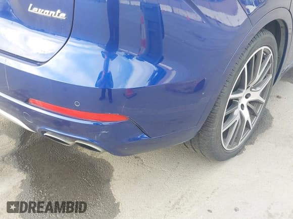 ✅ 2017 Maserati Levante S • VIN: ZN661YUS4HX224598 • Lot: 43680387. Listed on IAAI with 92,565 mi. Free auction sales archive from the USA and detailed vehicle history report at DreamBid. Image 6.