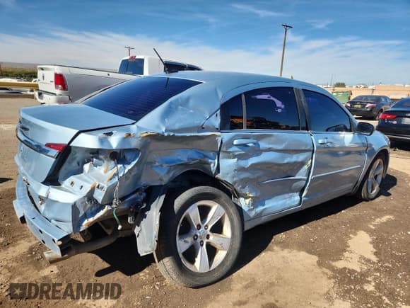 ✅ 2012 Chrysler 200 Touring • VIN: 1C3CCBBG7CN139452 • Lot: 90944035. Wystawiony na Copart z przebiegiem 150 840 mil. Bezpłatny archiwum sprzedaży aukcyjnych z USA i szczegółowy raport historii pojazdu na DreamBid. Zdjęcie 3.