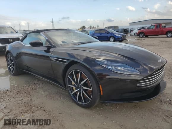 ✅ 2020 Aston Martin DB11 • VIN: SCFRMFCW6LGM09132 • Лот: 85471884. Опубликован ранее на Copart с пробегом Не указан. Бесплатный доступ к архиву аукционных продаж из США и подробный отчёт об истории автомобиля на DreamBid. Изображение 4.
