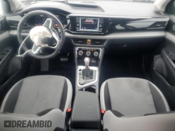 ✅ 2024 Volkswagen Taos S • VIN: 3VV8X7B21RM117586 • Lot: 80571065. Wystawiony na Copart z przebiegiem 11 377 mil. Bezpłatny archiwum sprzedaży aukcyjnych z USA i szczegółowy raport historii pojazdu na DreamBid. Zdjęcie 8.