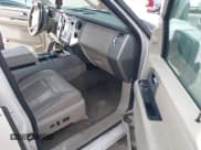 ✅ 2012 Ford Expedition Limited • VIN: 1FMJU1K54CEF12290 • Лот: 43732238. Опубликован ранее на IAAI с пробегом 169 185 миль. Бесплатный доступ к архиву аукционных продаж из США и подробный отчёт об истории автомобиля на DreamBid. Изображение 8.