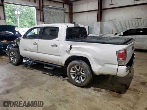 ✅ 2018 Toyota Tacoma Limited • VIN: 5TFEZ5CN2JX062251 • Lot: 60643925. Listed on Copart with 60,631 mi. Free auction sales archive from the USA and detailed vehicle history report at DreamBid. Image 2.