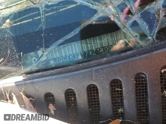 ✅ 1999 Chevrolet Silverado 1500 LS • VIN: 1GCEK14T7XZ130096 • Лот: 75257524. Опубликован ранее на Copart с пробегом Не указан. Бесплатный доступ к архиву аукционных продаж из США и подробный отчёт об истории автомобиля на DreamBid. Изображение 12.