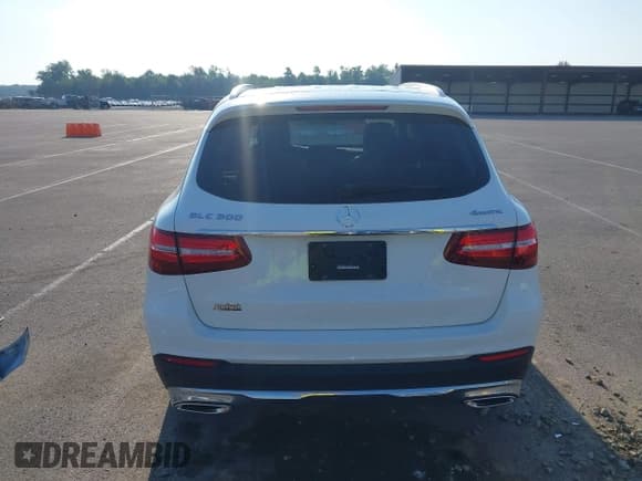 ✅ 2018 Mercedes-Benz GLC 300 • VIN: WDC0G4KB7JV033917 • Лот: 42657682. Опубликован ранее на IAAI с пробегом 42 623 миль. Бесплатный доступ к архиву аукционных продаж из США и подробный отчёт об истории автомобиля на DreamBid. Изображение 17.
