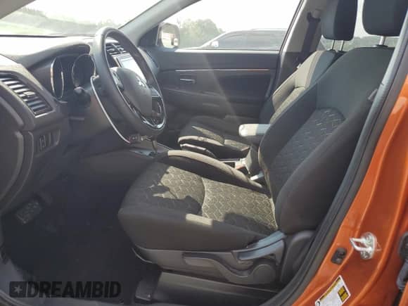 2024 Mitsubishi Outlander S z VIN JA4ARUAU2RU024447, wystawiony jako Copart lot #71514065 z przebiegiem 5 200 mil mil oraz Szkoda całkowita • Salvage title. Historia ofert i sprzedaży dostępna na DreamBid. Obrazek 7.