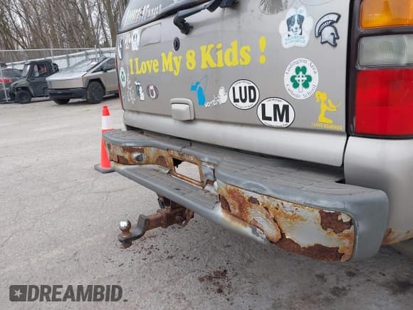 ✅ 2004 Chevrolet Suburban LS • VIN: 3GNFK16Z84G300572 • Лот: 41892151. Опубликован ранее на IAAI с пробегом Не указан. Бесплатный доступ к архиву аукционных продаж из США и подробный отчёт об истории автомобиля на DreamBid. Изображение 13.