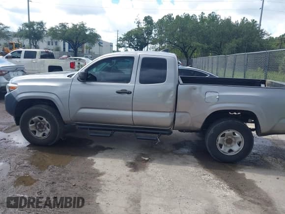 ✅ 2016 Toyota Tacoma SR • VIN: 5TFRX5GN9GX054707 • Lot: 43018610. Listed on IAAI with 180,706 mi. Free auction sales archive from the USA and detailed vehicle history report at DreamBid. Image 14.