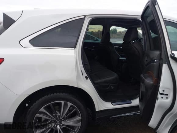 ✅ 2020 Acura MDX Technology • VIN: 5J8YD4H51LL003492 • Lot: 43713549. Wystawiony na IAAI z przebiegiem 76 334 mil. Bezpłatny archiwum sprzedaży aukcyjnych z USA i szczegółowy raport historii pojazdu na DreamBid. Zdjęcie 8.