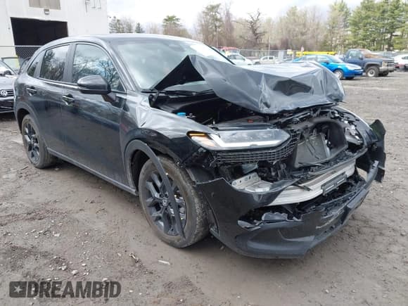 ✅ 2024 Honda HR-V Sport • VIN: 3CZRZ2H52RM762906 • Lot: 41924007. Listed on IAAI with 18,944 mi. Free auction sales archive from the USA and detailed vehicle history report at DreamBid. Image 1.