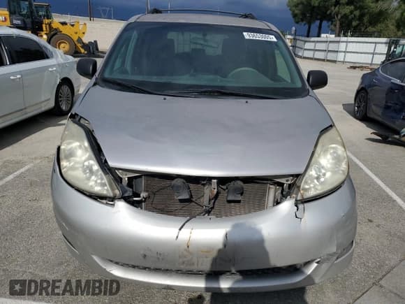 ✅ 2010 Toyota Sienna LE • VIN: 5TDKK4CC7AS337280 • Лот: 93653005. Опубликован ранее на Copart с пробегом 214 924 миль. Бесплатный доступ к архиву аукционных продаж из США и подробный отчёт об истории автомобиля на DreamBid. Изображение 5.