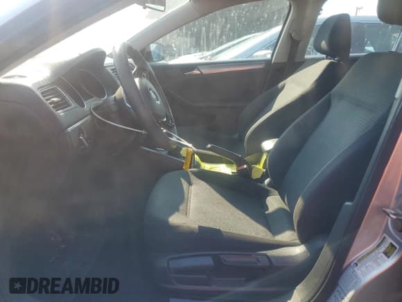 ✅ 2015 Volkswagen Jetta SE • VIN: 3VWD17AJ5FM412545 • Lot: 60594375. Listed on Copart with 180,324 mi. Free auction sales archive from the USA and detailed vehicle history report at DreamBid. Image 7.