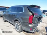 ✅ 2025 Kia Telluride S • VIN: 5XYP64GC4SG634347 • Lot: 43442016. Wystawiony na IAAI z przebiegiem 6 960 mil. Bezpłatny archiwum sprzedaży aukcyjnych z USA i szczegółowy raport historii pojazdu na DreamBid. Zdjęcie 3.