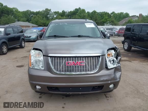 ✅ 2014 GMC Yukon XL SLT • VIN: 1GKS1KE00ER127994 • Лот: 42508076. Опубликован ранее на IAAI с пробегом 181 390 миль. Бесплатный доступ к архиву аукционных продаж из США и подробный отчёт об истории автомобиля на DreamBid. Изображение 12.