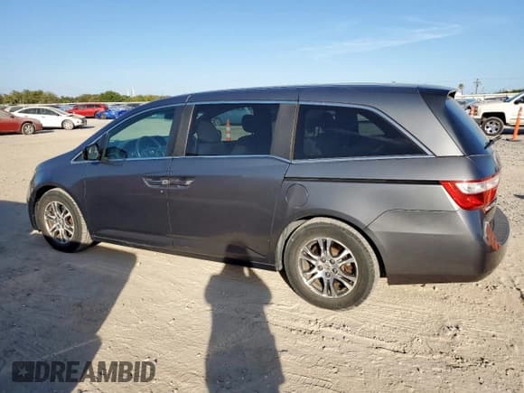 ✅ 2013 Honda Odyssey EX • VIN: 5FNRL5H44DB012405 • Lot: 92133045. Listed on Copart with 213,055 mi. Free auction sales archive from the USA and detailed vehicle history report at DreamBid. Image 2.