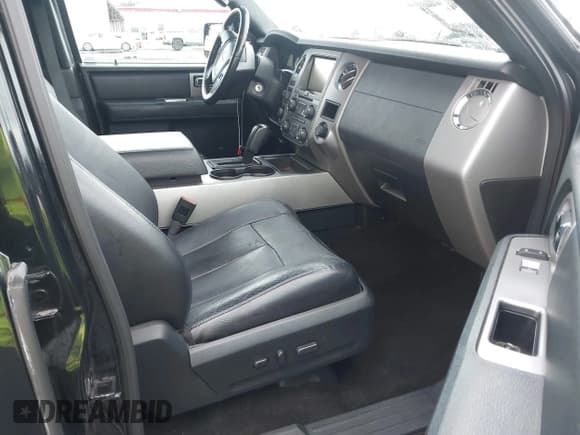 ✅ 2015 Ford Expedition Max XLT • VIN: 1FMJK1JT9FEF50821 • Lot: 43715316. Wystawiony na IAAI z przebiegiem 157 518 mil. Bezpłatny archiwum sprzedaży aukcyjnych z USA i szczegółowy raport historii pojazdu na DreamBid. Zdjęcie 5.