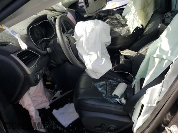 ✅ 2022 Jeep Cherokee Latitude Lux • VIN: 1C4PJMMN0ND505559 • Lot: 68365855. Wystawiony na Copart z przebiegiem Nie podano. Bezpłatny archiwum sprzedaży aukcyjnych z USA i szczegółowy raport historii pojazdu na DreamBid. Zdjęcie 7.