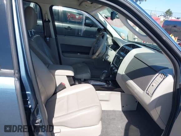 ✅ 2011 Ford Escape Hybrid • VIN: 1FMCU4K37BKA08485 • Lot: 42270500. Wystawiony na IAAI z przebiegiem 147 855 mil. Bezpłatny archiwum sprzedaży aukcyjnych z USA i szczegółowy raport historii pojazdu na DreamBid. Zdjęcie 5.