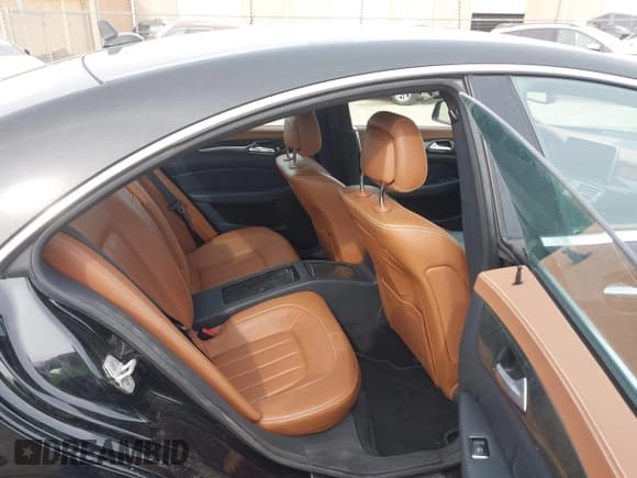 ✅ 2015 Mercedes-Benz CLS 400 • VIN: WDDLJ6FB1FA137818 • Lot: 41577354. Listed on IAAI with 65,402 mi. Free auction sales archive from the USA and detailed vehicle history report at DreamBid. Image 8.