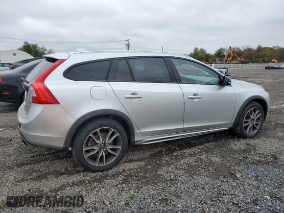 ✅ 2016 Volvo V60 T5 • VIN: YV4612HK9G1010939 • Лот: 86526815. Опубликован ранее на Copart с пробегом 157 684 миль. Бесплатный доступ к архиву аукционных продаж из США и подробный отчёт об истории автомобиля на DreamBid. Изображение 3.