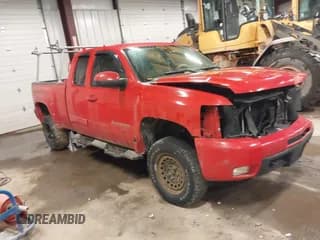 ✅ 2011 Chevrolet Silverado 1500 LTZ • VIN: 1GCRKTE35BZ220884 • Лот: 41638866. Опубликован ранее на IAAI с пробегом 199 740 миль. Бесплатный доступ к архиву аукционных продаж из США и подробный отчёт об истории автомобиля на DreamBid. Изображение 1.