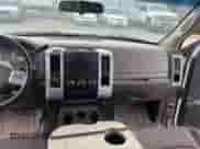 ✅ 2009 Dodge 1500 SLT • VIN: 1D3HV18T29S760416 • Лот: 84104884. Размещён на Copart с пробегом 337 063 миль миль. Получите бесплатный доступ к архиву аукционных продаж из США и посмотрите подробный отчёт об истории автомобиля на DreamBid. Изображение 9.