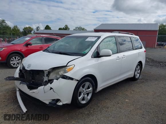 ✅ 2014 Toyota Sienna LE AAS • VIN: 5TDKK3DC4ES428621 • Lot: 43056042. Listed on IAAI with 166,388 mi. Free auction sales archive from the USA and detailed vehicle history report at DreamBid. Image 2.